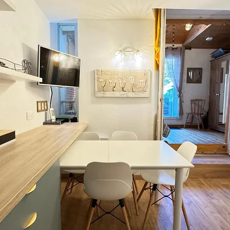 Apartament Place De La Mairie. Joli T2 4p - Terrasse Et Vue. *