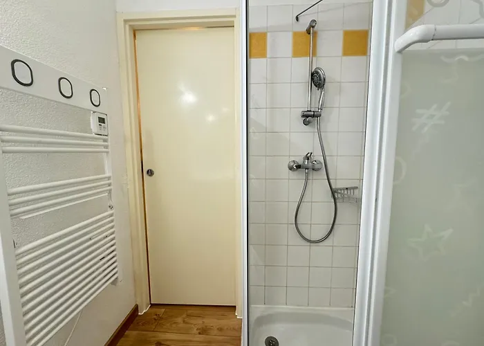 Place De La Mairie. Joli T2 4p - Terrasse Et Vue. * コテレ